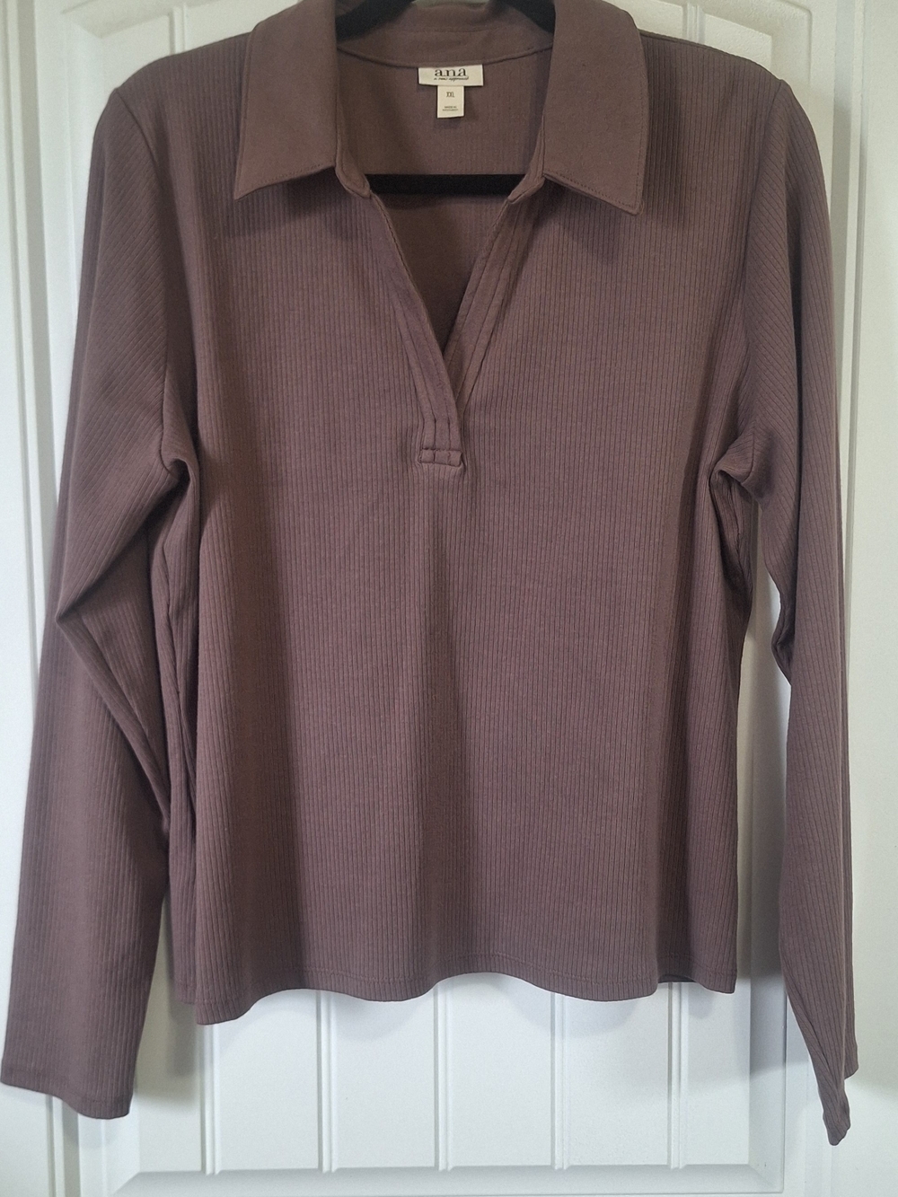 a.n.a Ribbed Long-Sleeve Polo Top in Mauve Taupe